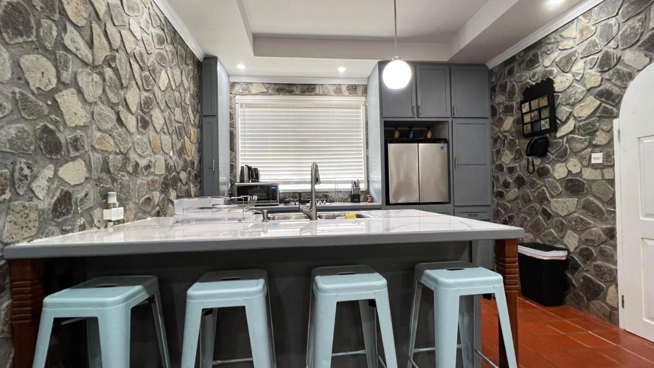 فندق Stonetrail Arnos Vale المظهر الخارجي الصورة