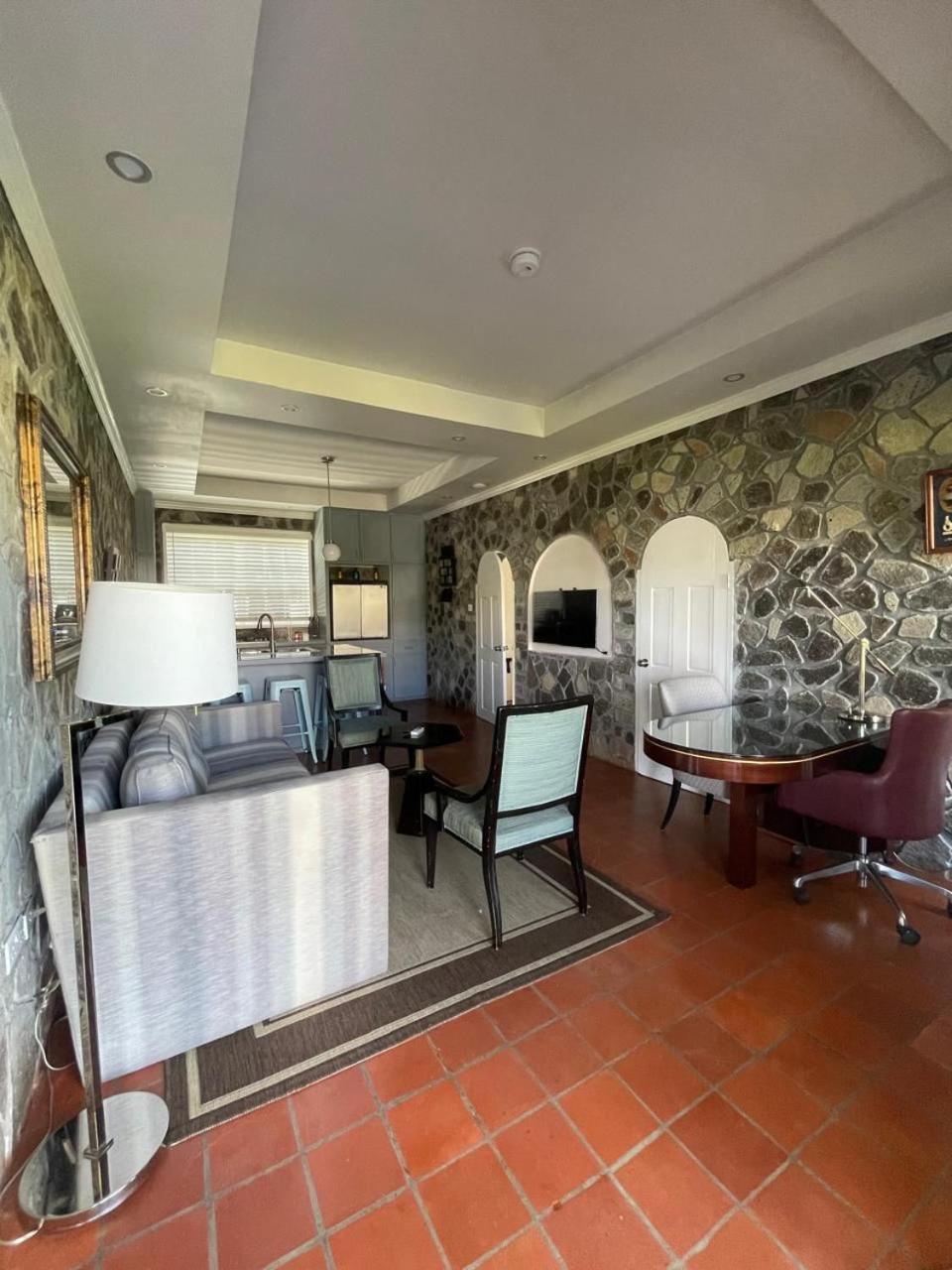 فندق Stonetrail Arnos Vale المظهر الخارجي الصورة